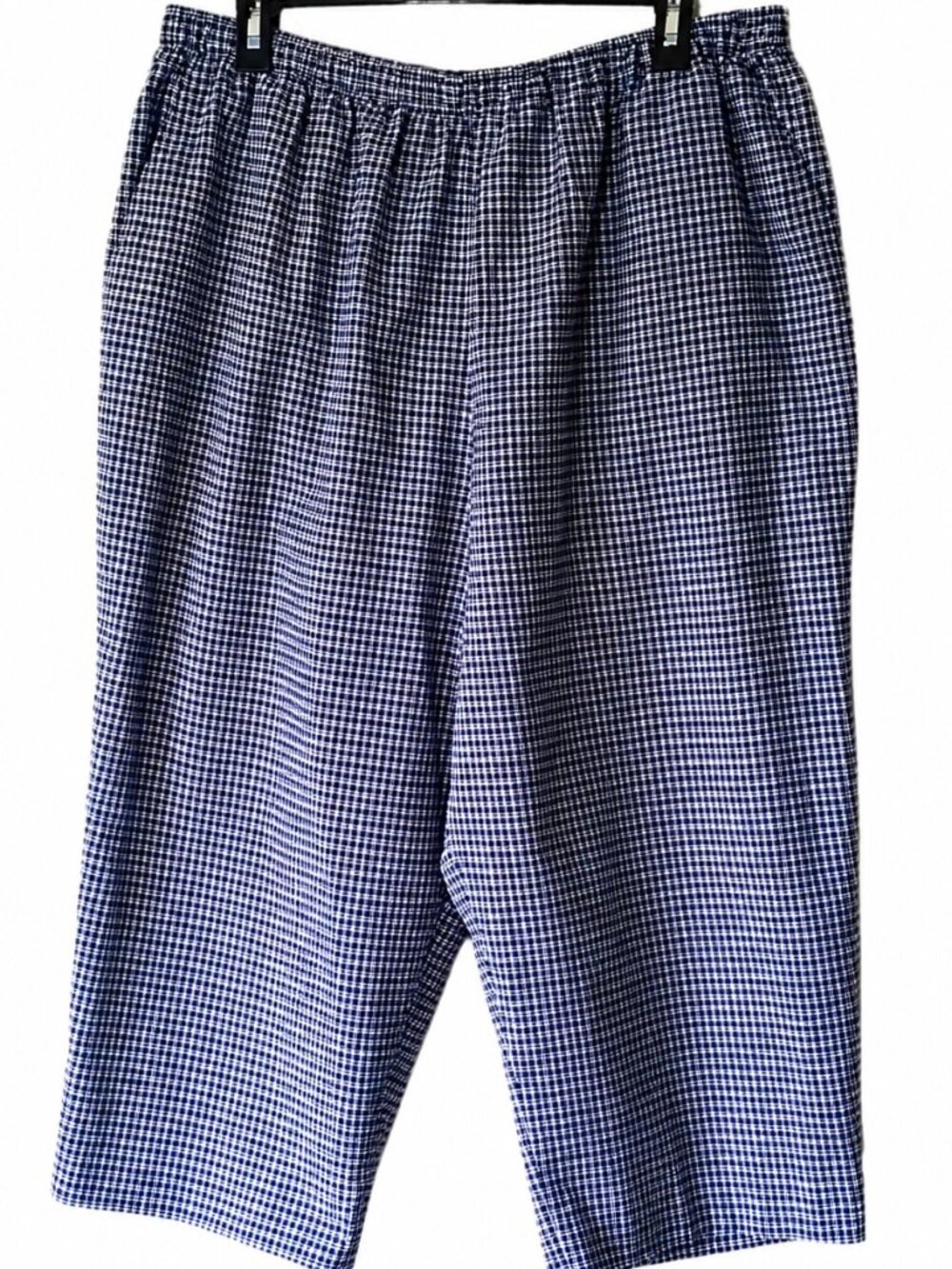 XL black & white plaid capris shorts, elastic waist & pockets. Casual pants